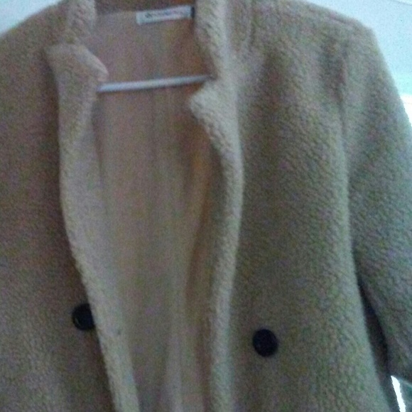 Ladies Furry Coat - Picture 3 of 4